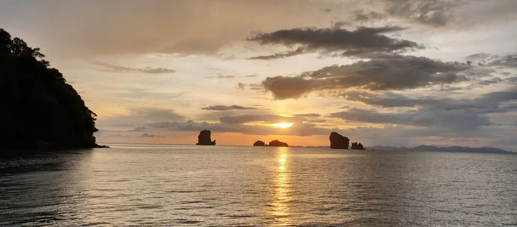 7 Islands + Sunset Tour with BBQ Dinner by Longtail Boat