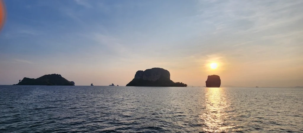 7 Islands + Sunset Tour with BBQ Dinner by Longtail Boat