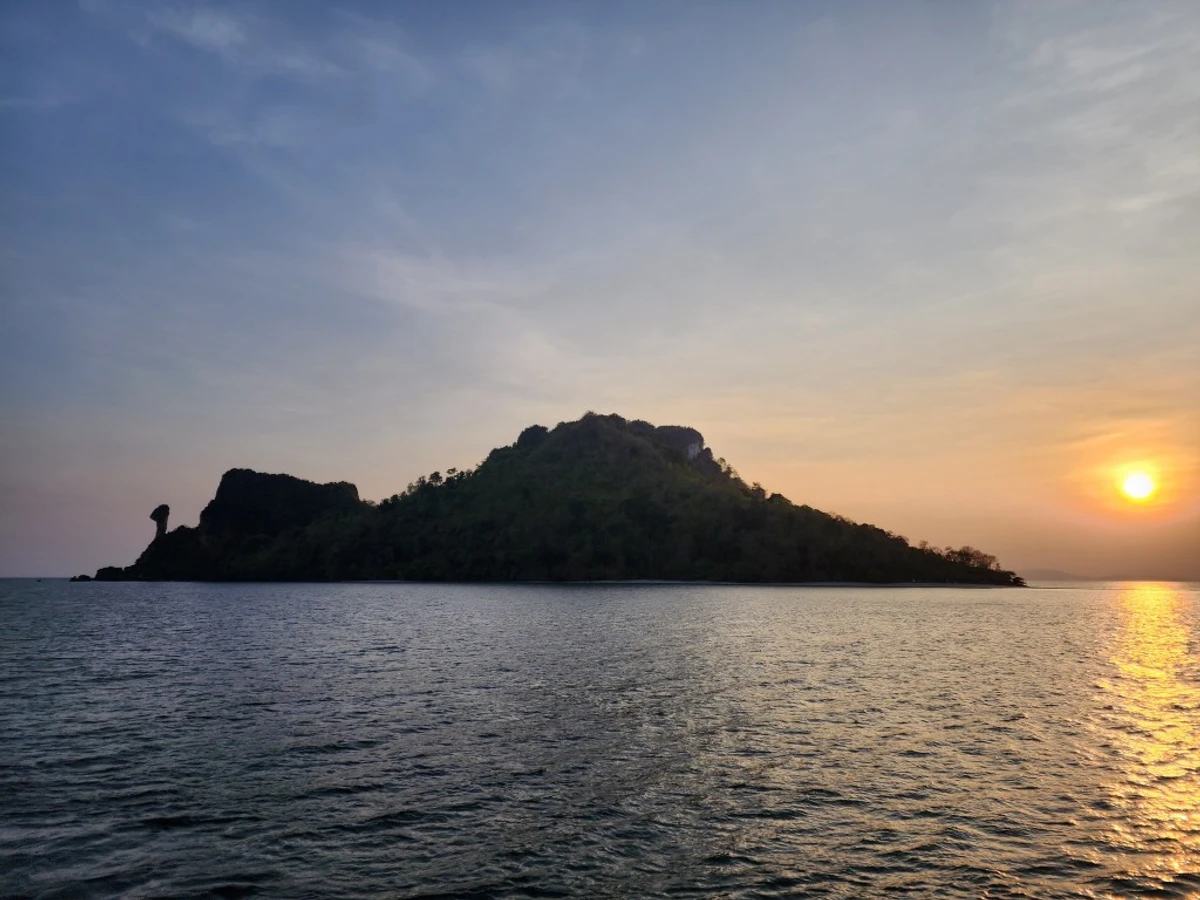 7 Islands Sunset Tour | Premium Speedboat Adventure 